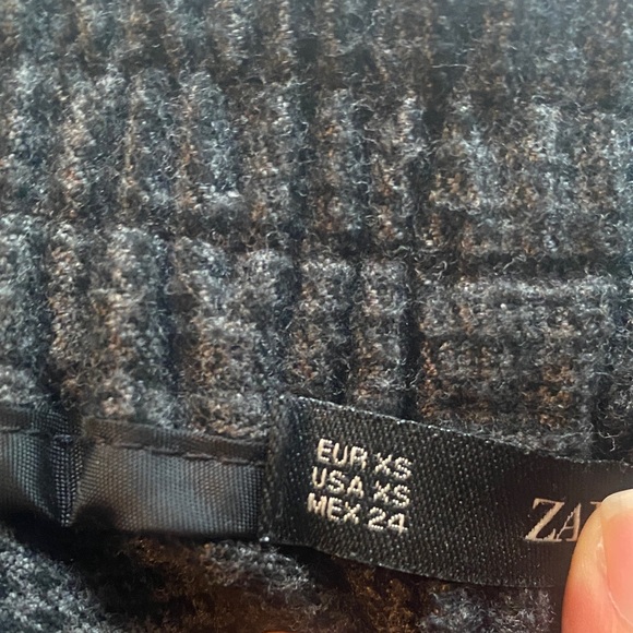 Zara Basic Dark Gray Plaid Trousers - Picture 4 of 4